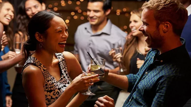 Çindəki amerikalı məmurlara qadağa - eşq yaşamaq olmaz