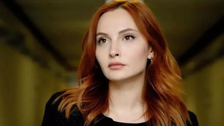 Daha bir aktrisa serialdan qovuldu - FOTO
