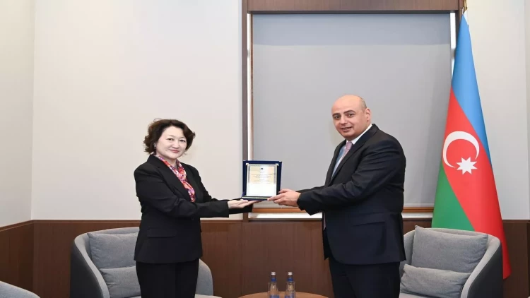 Türk Mədəniyyəti və İrsi Fondu Seymur Fətəliyevi təltif etdi -  FOTO