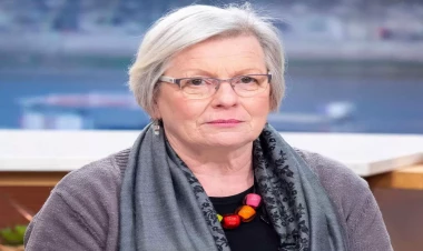 Qoxlayaraq xəstəliyi tapır - Başqa ölkələrdən minlərlə geyinilmiş köynək göndərirlər - FOTO