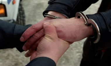 Abşeronda DƏHŞƏT: Yeniyetmə oğlan anasını öldürdü