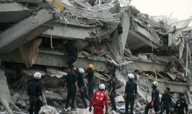 60 saat sonra dağıntılar altından sağ çıxdılar