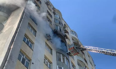 Bakıda çoxmərtəbəli binada YANĞIN