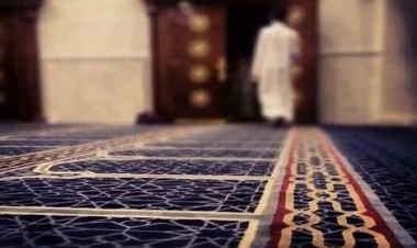 Məscidə “Molotov kokteyli” atıldı