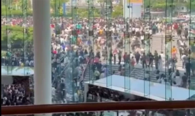 Dəhşətli zəlzələdə turistlər belə xilas edildi - VİDEO