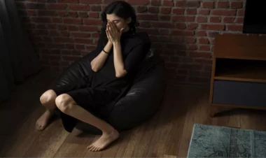 Arvadını it yuvasında saxladı, alt paltarında küçədə gəzməyə məcbur etdi