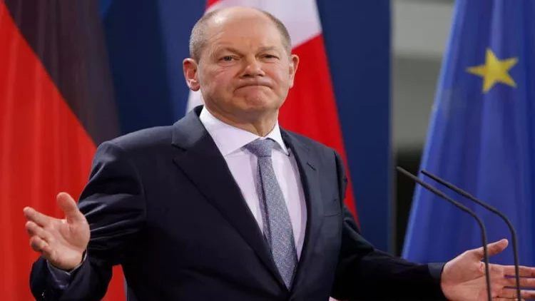 Almaniya hökuməti rəsmən istefa verdi