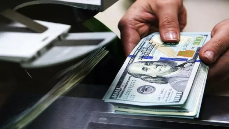 Bakıda saxta dollar satmaq istəyən dəstə İFŞA OLUNDU - FOTO