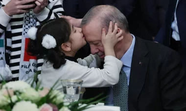 Ərdoğan Qəzzalı ailələrlə iftar yeməyində - FOTOlar