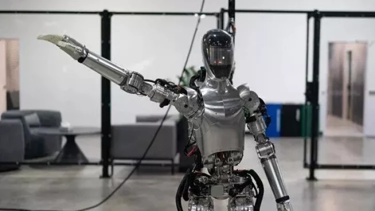 Çin şirkətindən böyük addım: insanabənzər robotlara 13 milyard dollar investisiya