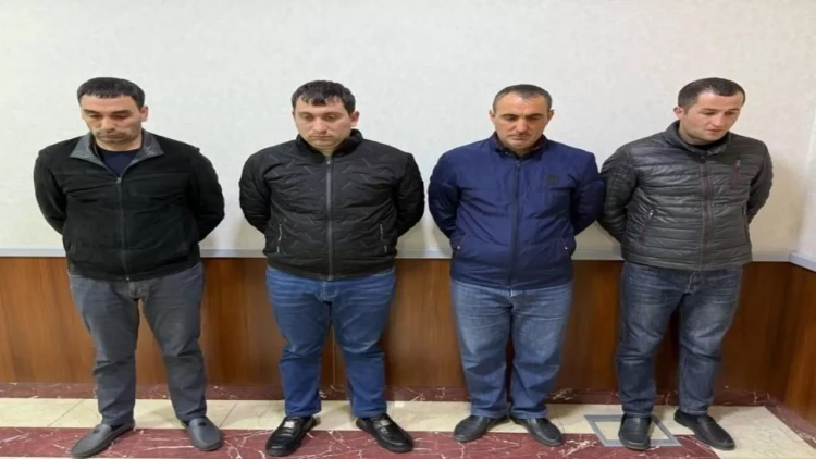 Bakıda sürücünü yolda dəyənəklə döyənlər həbs edildi - VİDEO - FOTO