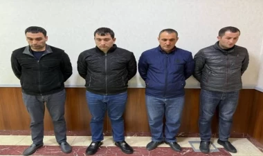 Bakıda sürücünü yolda dəyənəklə döyənlər həbs edildi - VİDEO - FOTO