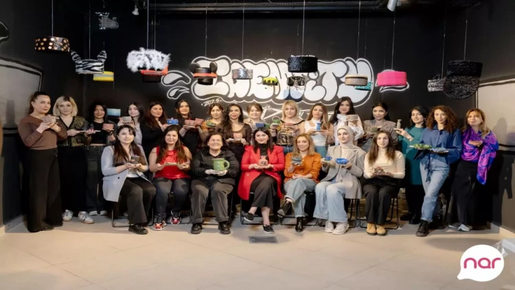 “Nar” 8 Martı xanım jurnalistlərlə birgə qeyd edib - FOTO