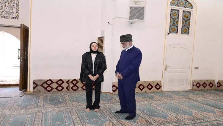 Mehriban Əliyeva Şah Abbas və Hüseyniyyə məscidlərinin mövcud vəziyyəti ilə tanış olub - VİDEO - FOTO