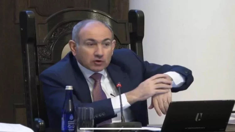 Paşinyan saatını göstərib bunları dedi - əsəbiləşdi