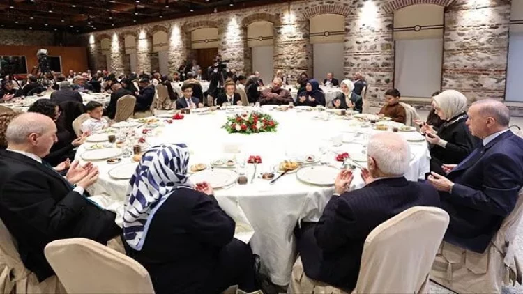 Ərdoğanın ilk iftarı - FOTO