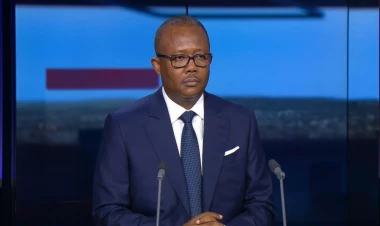 Qvineya-Bisaunun Prezidenti “ASAN xidmət”də olub