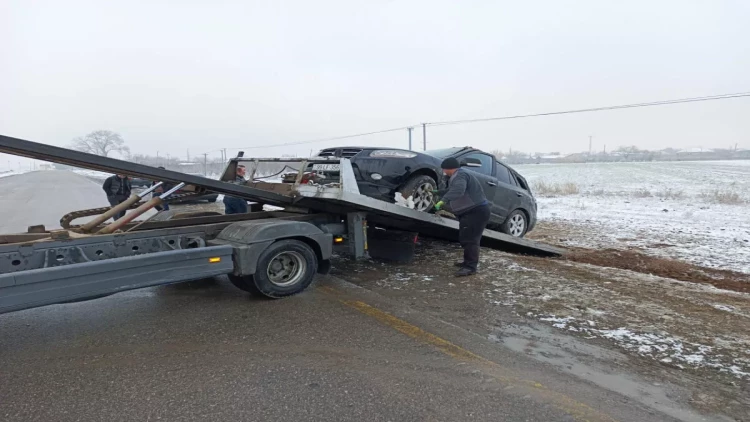 Goranboyda maşın aşıb - FOTO