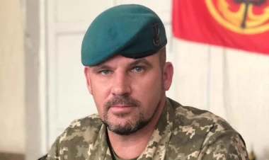 Zelenski yüksək rütbəli şəxsi vəzifəsindən azad etdi