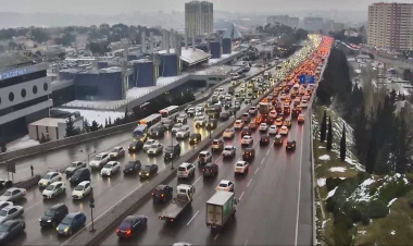 21 küçədə tıxac var - SİYAHI