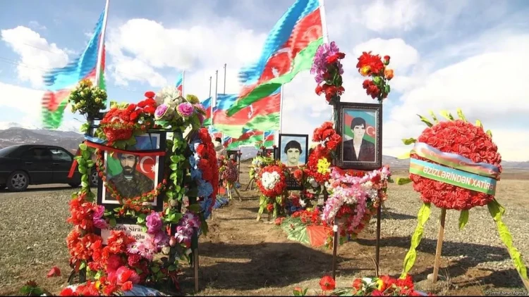 Bu gün Xocalıda soyqırım şəhidləri yad olundu - FOTO