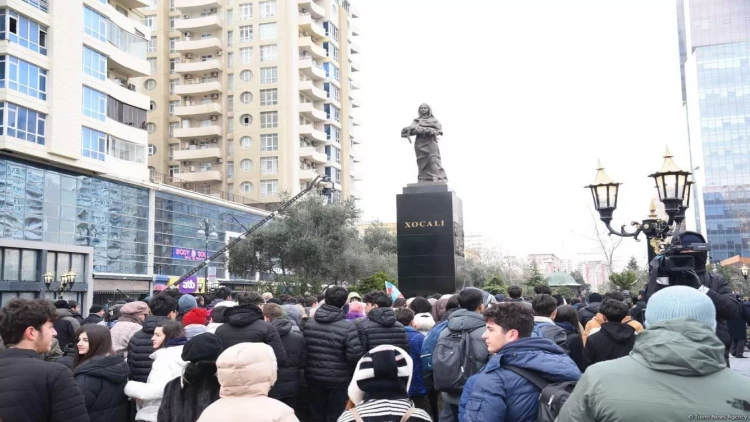 Dövlət rəsmiləri və vətəndaşlar 