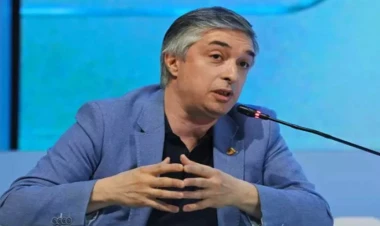 Məhkəmə Rövşən Əsgərovun hesablarını dondurdu