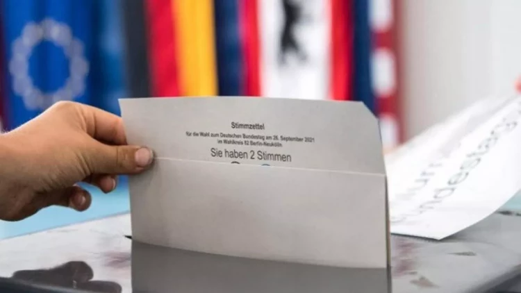 Almaniyada Bundestaqa seçkilər BAŞLADI