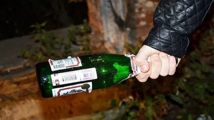 İçdiyi viskinin şüşəsi ilə atasını öldürmüşdü - CƏZA VERİLMƏDİ - FOTO