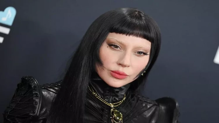 Ledi Qaqadan daha bir rekord