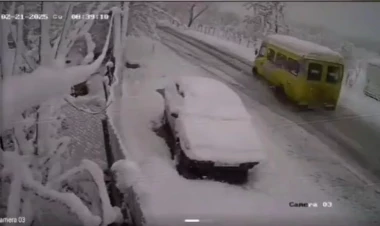 Marşrut avtobusu yoldan çıxıb AŞDI - ANBAAN VİDEO