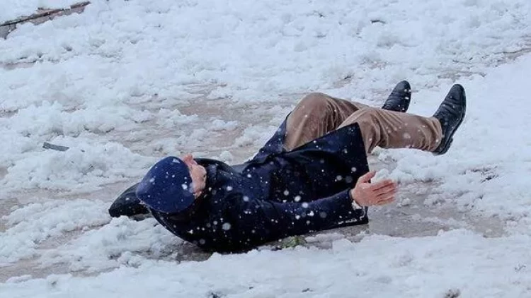 Yolların buz bağlaması ilə bağlı xəsarət alanların sayı AÇIQLANDI