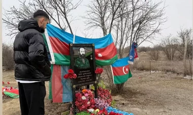 “Qarabağ”ın futbolçusu Allahverdi Bağırovun məzarında - FOTOlar