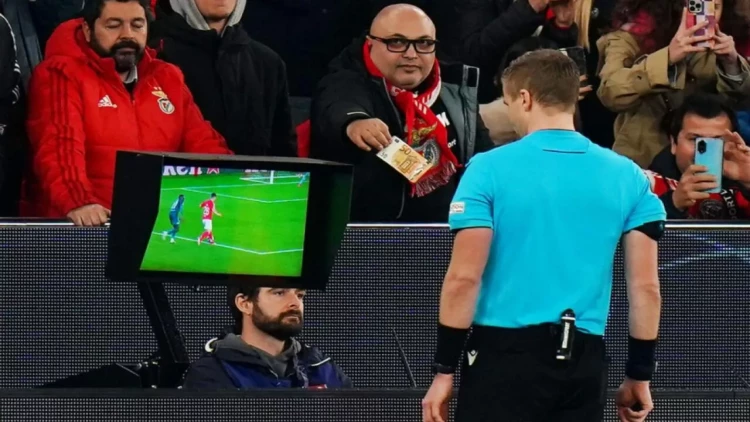 Çempionlar Liqasının oyununda azarkeş baş hakimə rüşvət təklif etdi