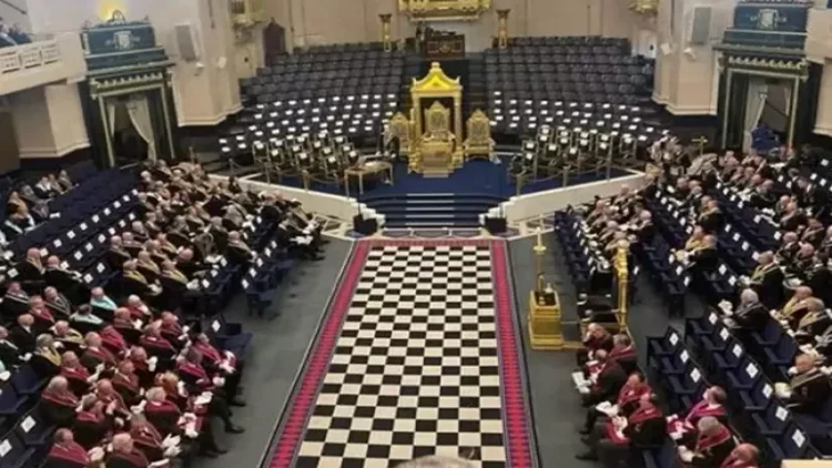 Sirr pərdəsi altında saxlanılan mason mərasimlərinin görüntüləri ÜZƏ ÇIXDI - FOTO