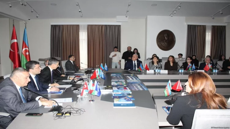 Bakıda Türkiyə və Azərbaycan Media Platformasının dəyirmi masası keçirilib - FOTO
