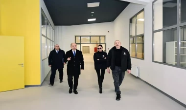 Prezident Ağdam şəhər 1 nömrəli tam orta məktəbdə aparılan tikinti işləri ilə tanış olub - VİDEO - FOTO