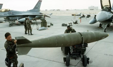 ABŞ bu ölkəyə ağır bombalar göndərdi