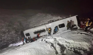 Türkiyədə avtobus aşdı: 4 ölü, 32 yaralı - FOTO