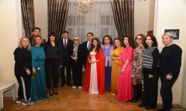 Maqsud İbrahimbəyov Yaradıcılıq Mərkəzində “Sevgi haqqında” kiçik ədəbi-poetik tamaşanın premyerası baş tutub - FOTO