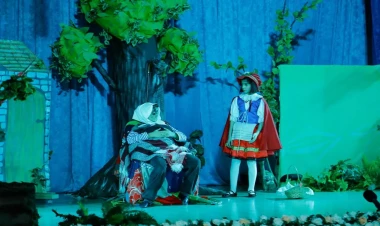 Dövlət Uşaq Filarmoniyası “Qırmızı Papaq” tamaşası ilə çıxış edib  - FOTO