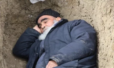 Heç kimə əziyyət olmasın deyə öz məzarını qazdı - Gecələr burada yatır - FOTO