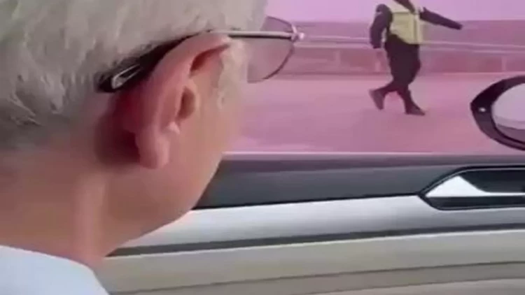 Yol polisi bilmədən nazirin maşınını saxladı - görün nə dedi - VİDEO