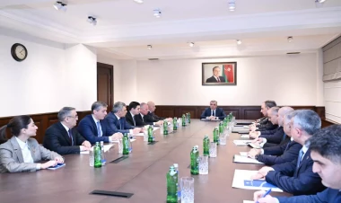 Samir Nuriyev məmurları topladı - FOTO