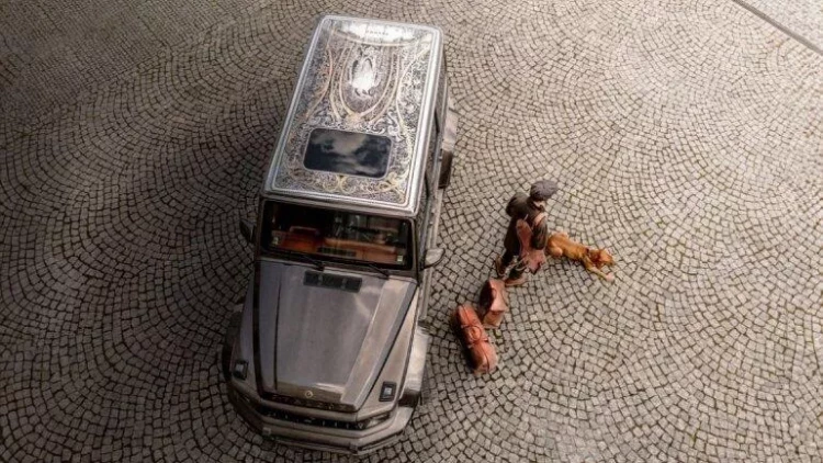 Milyonçu almaz tozu ilə boyanmış avtomobil aldı - FOTOlar