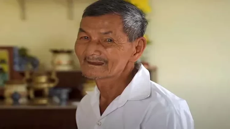 Bu kişi 63 ildir yatmır - Bundan sonra başlayıb...