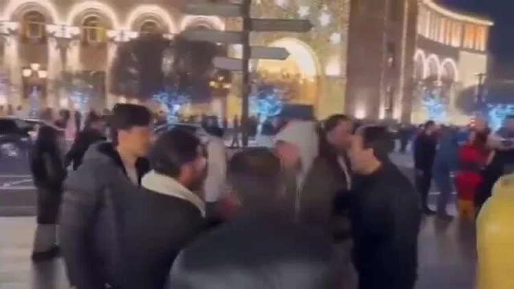 İrəvanın mərkəzində azərbaycanlılar 