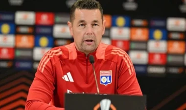 “Lion” baş məşqçisini göndərdi