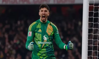 Bütün İngiltərə türkiyəli futbolçudan DANIŞIR - FOTOlar