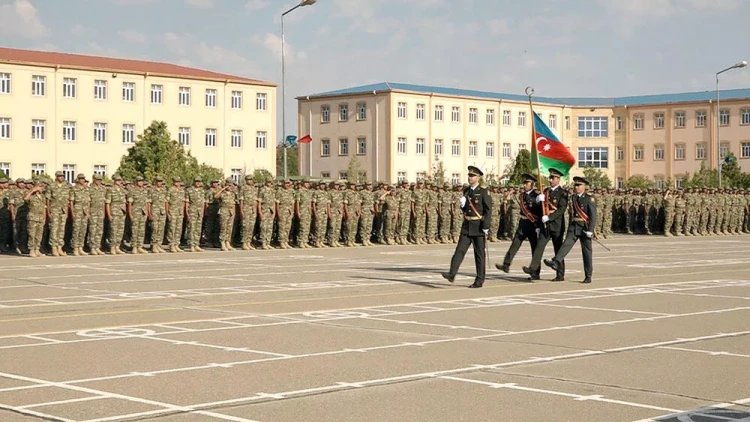 Hərbçilərə ŞAD XƏBƏR - Maaşları bu qədər artacaq